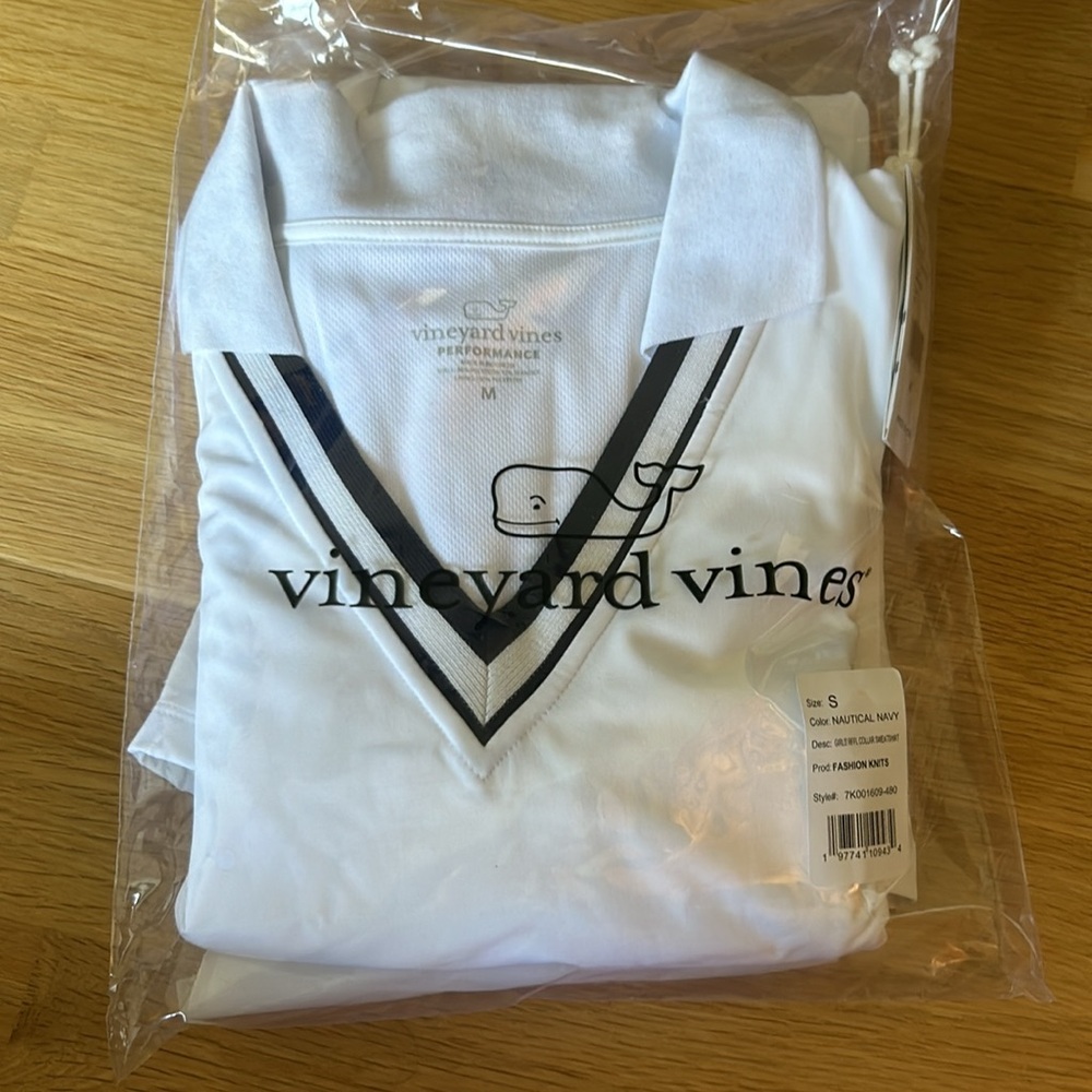NWT Vineyard Vines White & Navy Performance Pleated dress